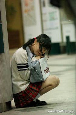 女黑侠黄莺